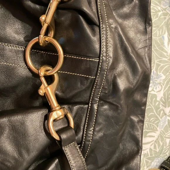 Elegant Coach Black Leather Bag - Picture 3 of 9